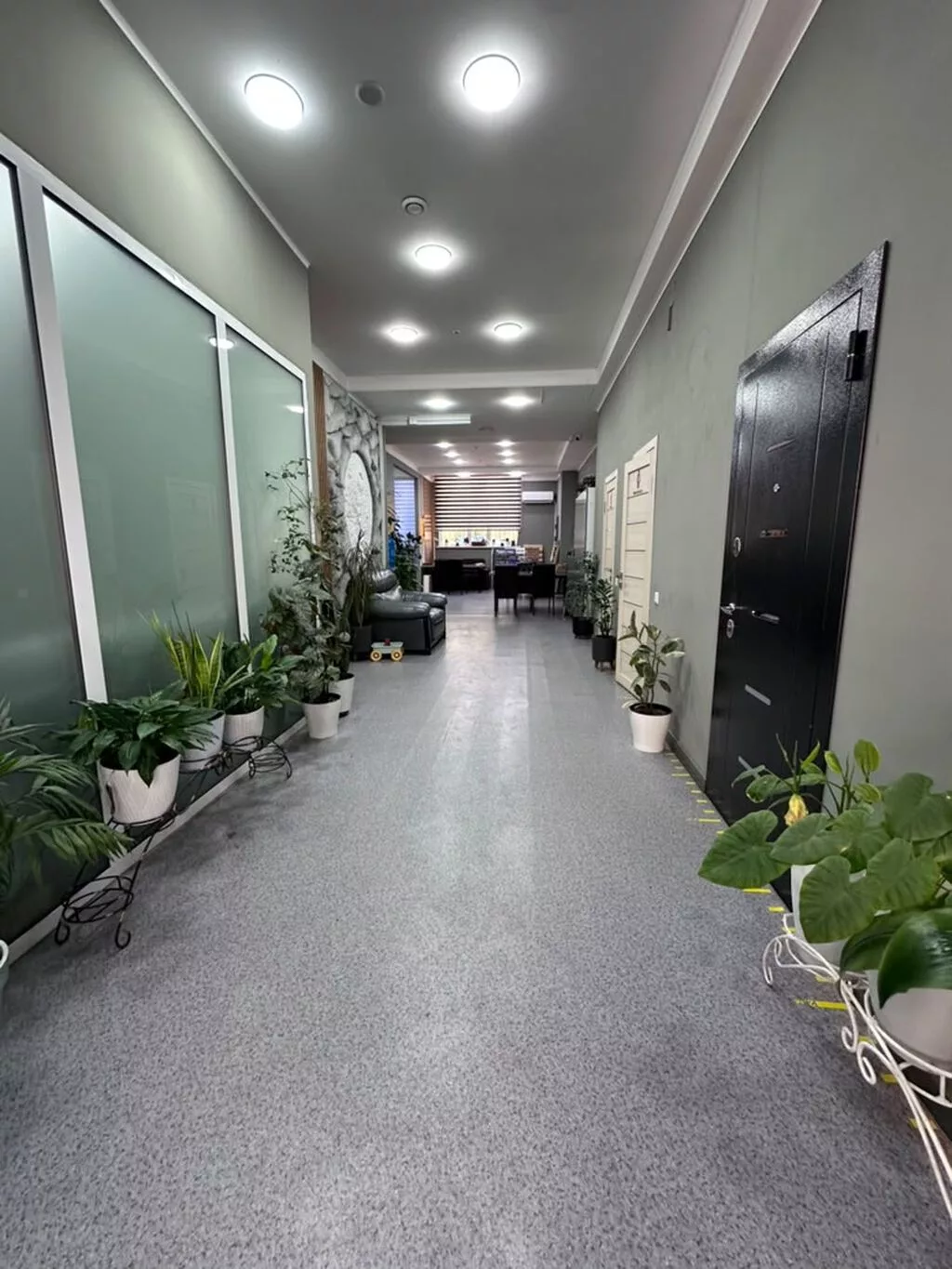 Продажа офисов 252 м², С ремонтом, Многоэтажное здание, 1 этаж