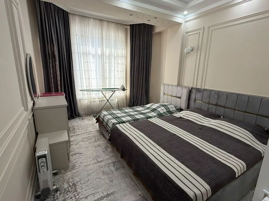 Сдаю 2 ком кв ЖК Флоренция 6 из 9 этаж Все необходимое есть Цена 1100$