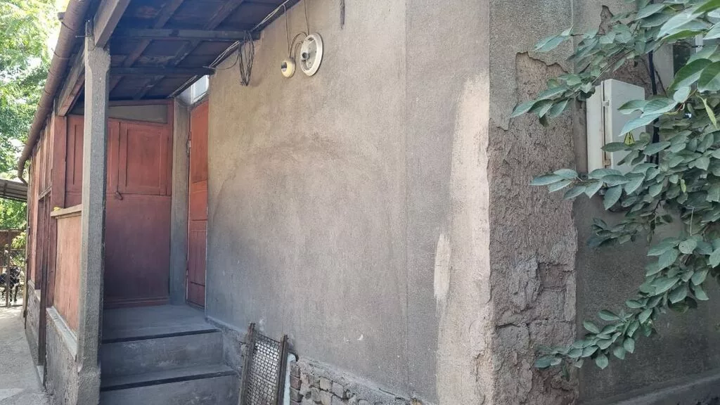 Продается 4 комнатный дом 60м2 район Кызыл-Аскера Участок 7 соток