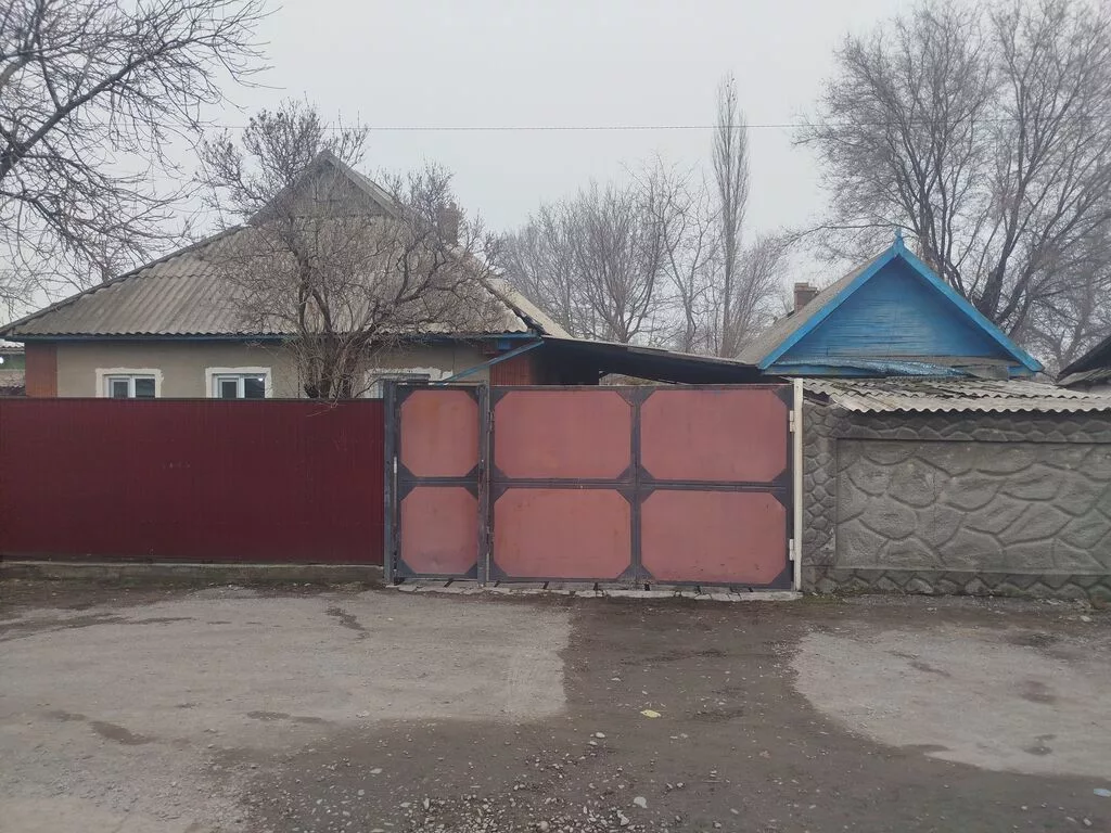 Продается частный дом с участком и въездом через распашные