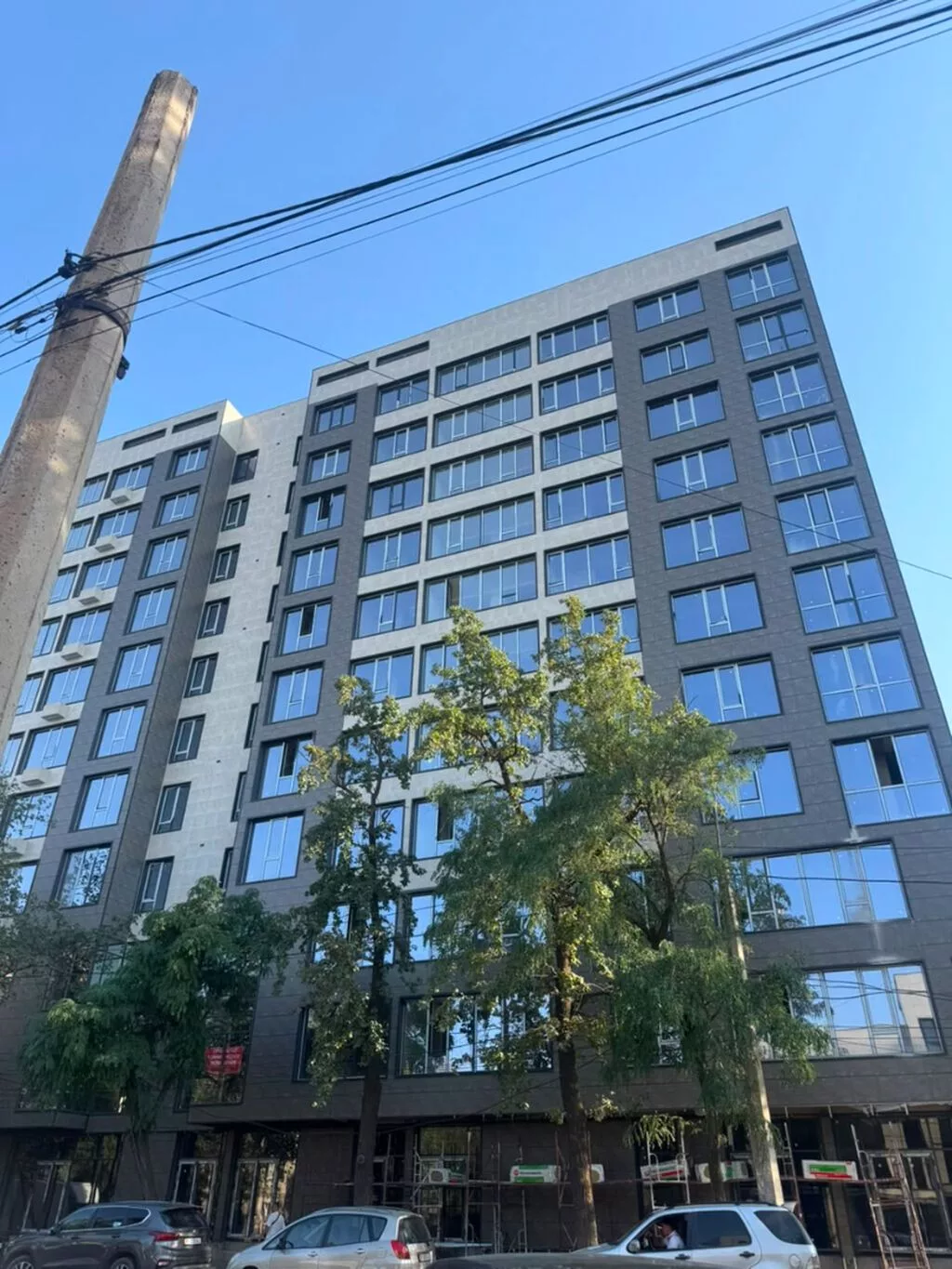 Продажа офисов 100 м², Без ремонта, Многоэтажное здание, 2 этаж