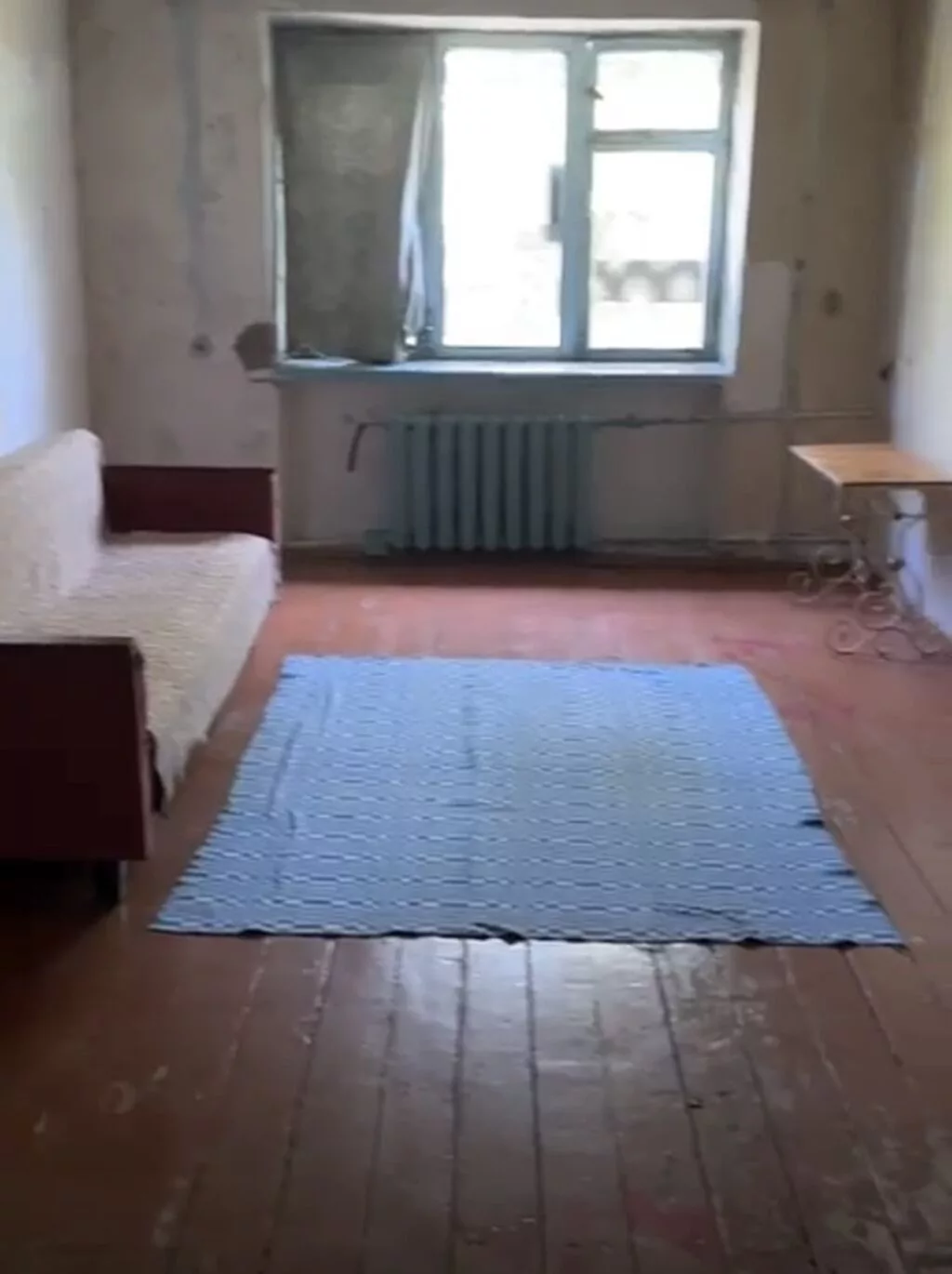 Продается Комната в общежитии/малосемейке
Ош, ул Чкалова 27