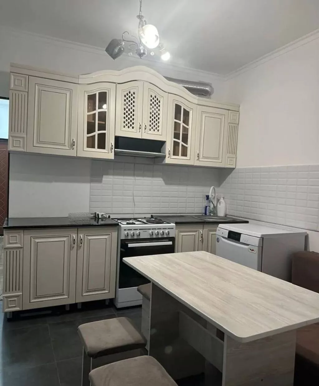 1 комната, 52 м², Кок-Жар мкр 106 серия улучшенная, 8 этаж, Дизайнерский ремонт