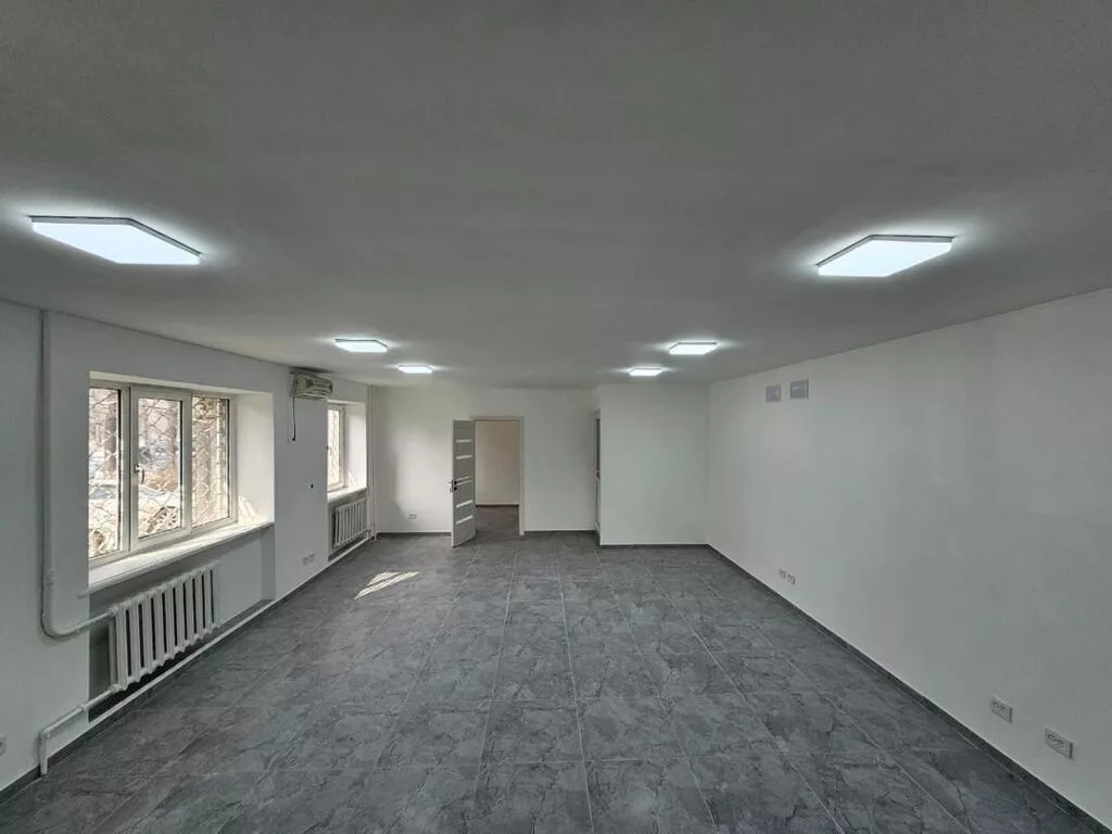 Сдаю Офис целиком: 64 м², В жилом комплексе, С ремонтом, С отдельным входом