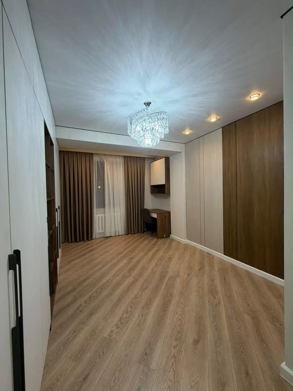 3 комнаты, 83 м², Элитка, 2 этаж, Дизайнерский ремонт