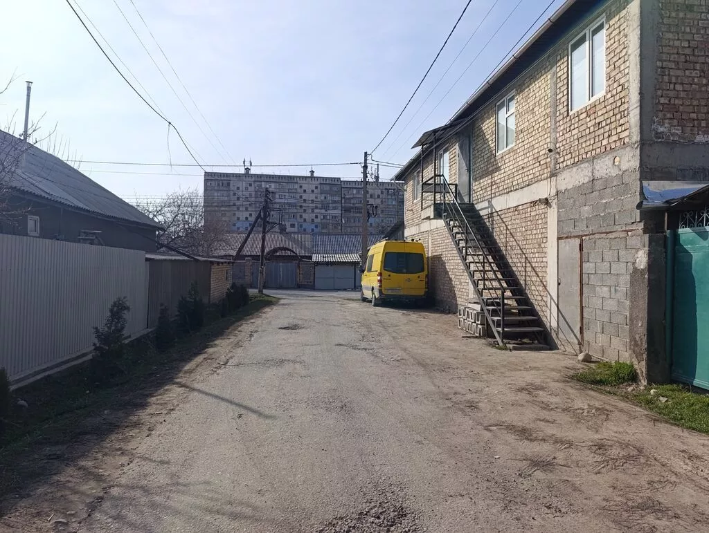 Продается Дом ( кирпич) 5 ком + бизнес ( малярка). район : 4 гор