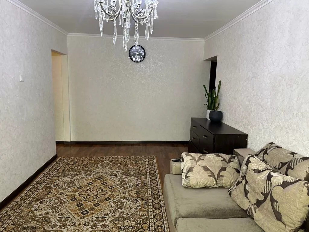 3 комнаты, 58 м², 11 мкр 104 серия, 1 этаж, Косметический ремонт