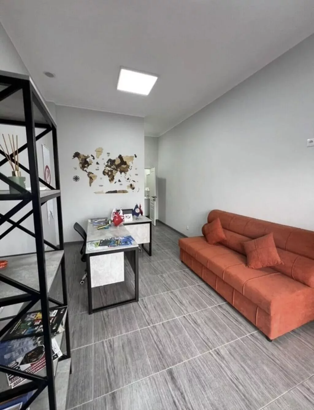 Сдаю Офис целиком: 25 м², В жилом комплексе, С ремонтом, С отдельным входом