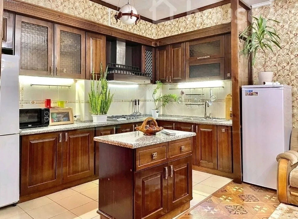 🏡 СДАЁТСЯ ПРОСТОРНЫЙ ДОМ В ЦЕНТРЕ БИШКЕКА ✨ 📍 Район Советская /