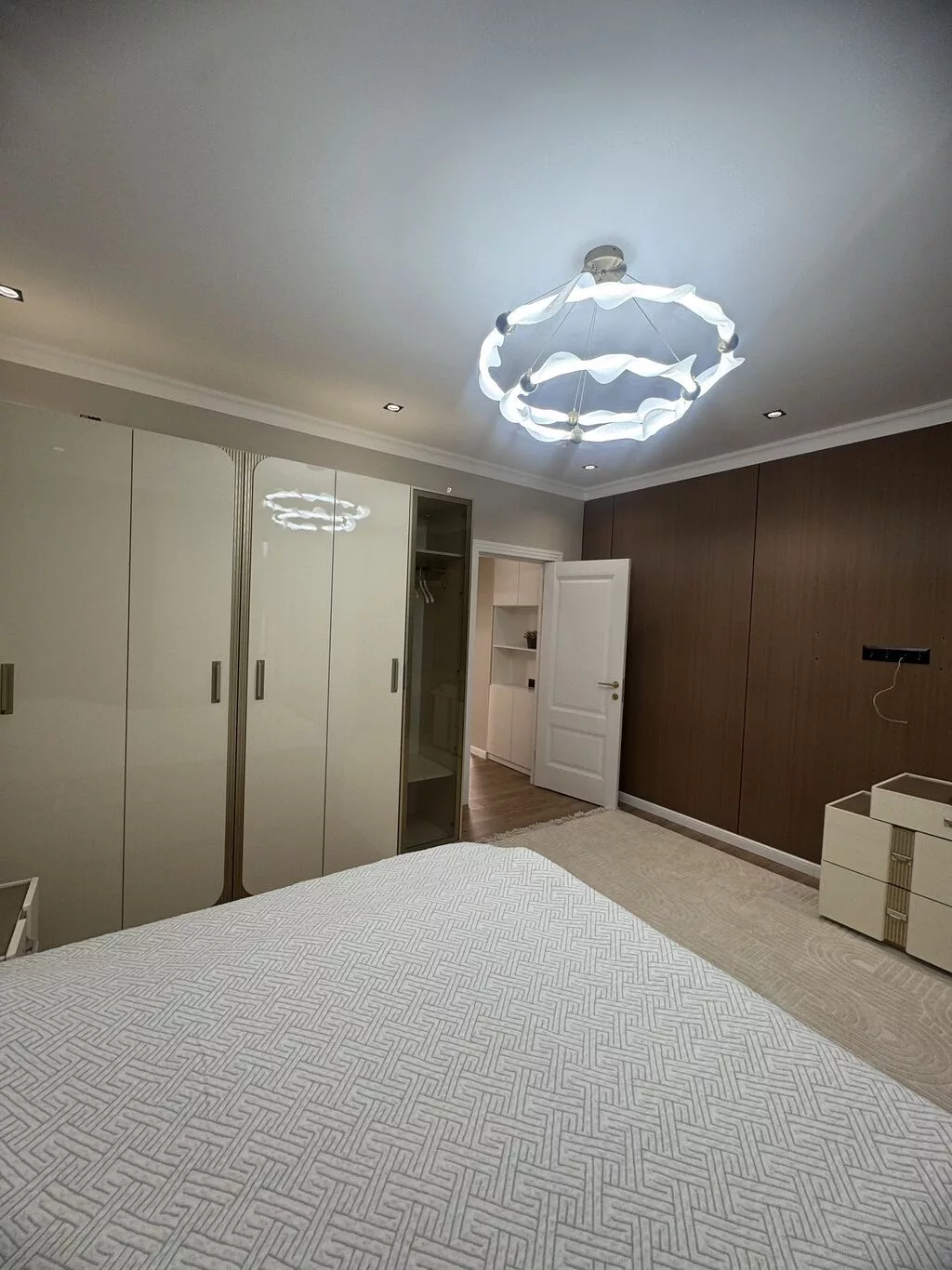 6 комнат, 330 м², 4 соток, Кемин, Агентство недвижимости