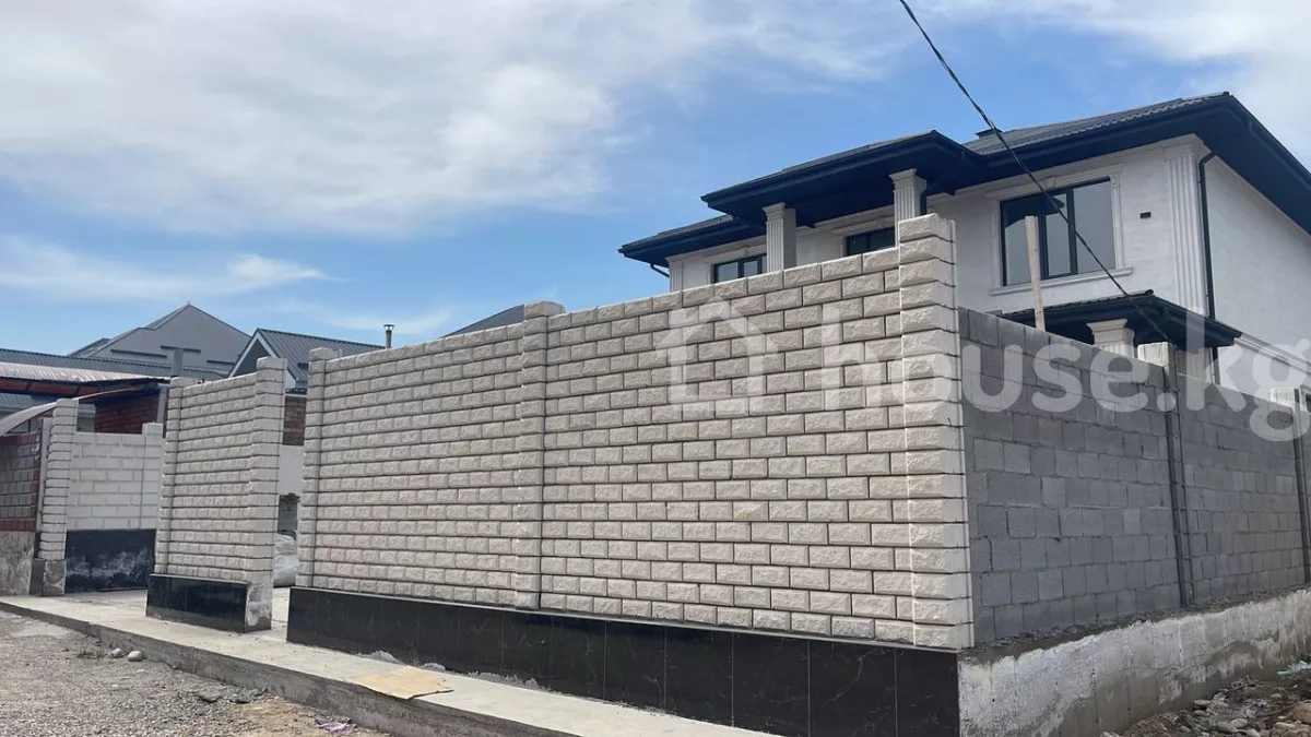 Продажа Дом, 5-комн.: город Бишкек, Рухий Мурас ж/м — за 22 773 400 ⃀