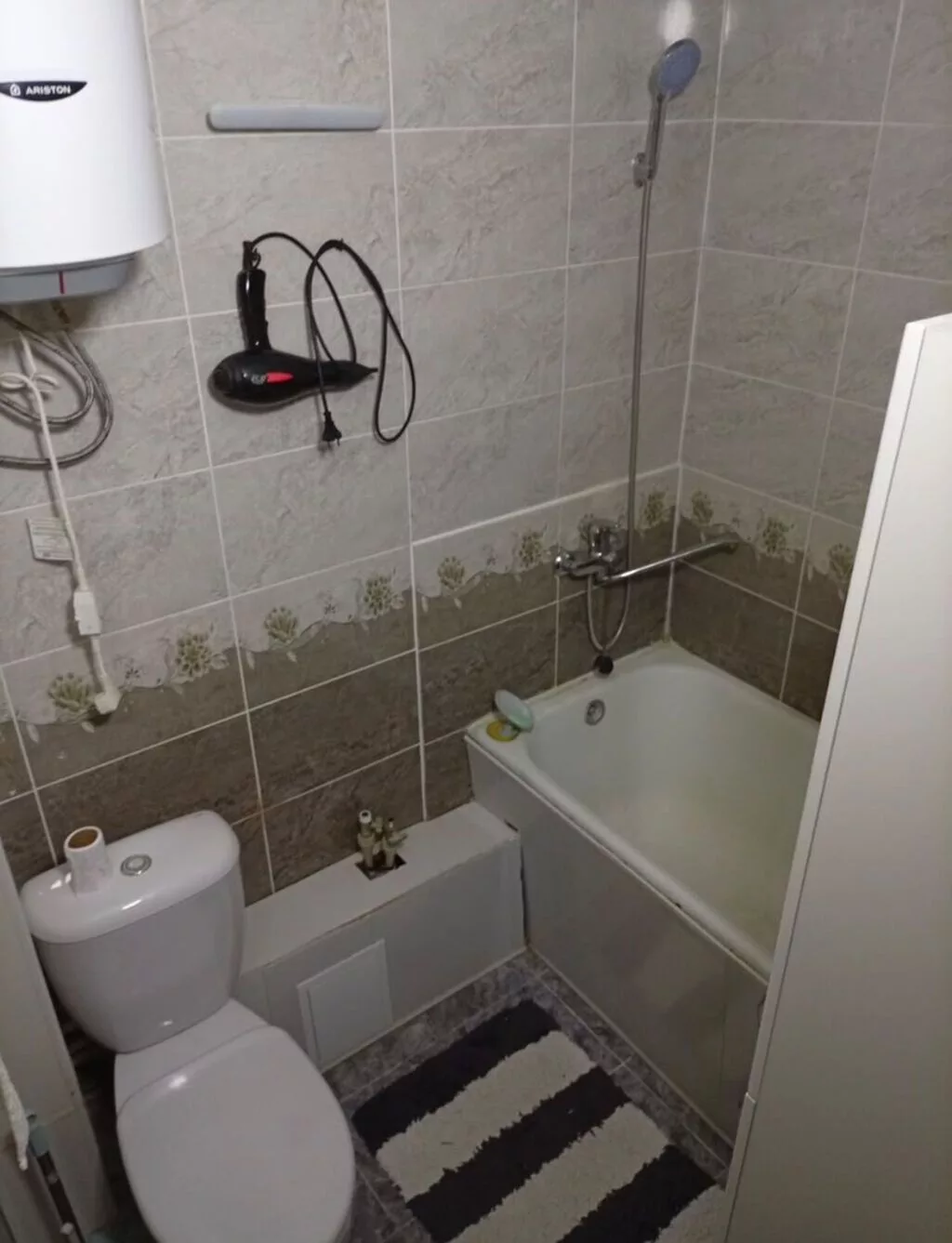 3 комнаты, 58 м², 6 мкр 104 серия, 1 этаж, Свежий ремонт