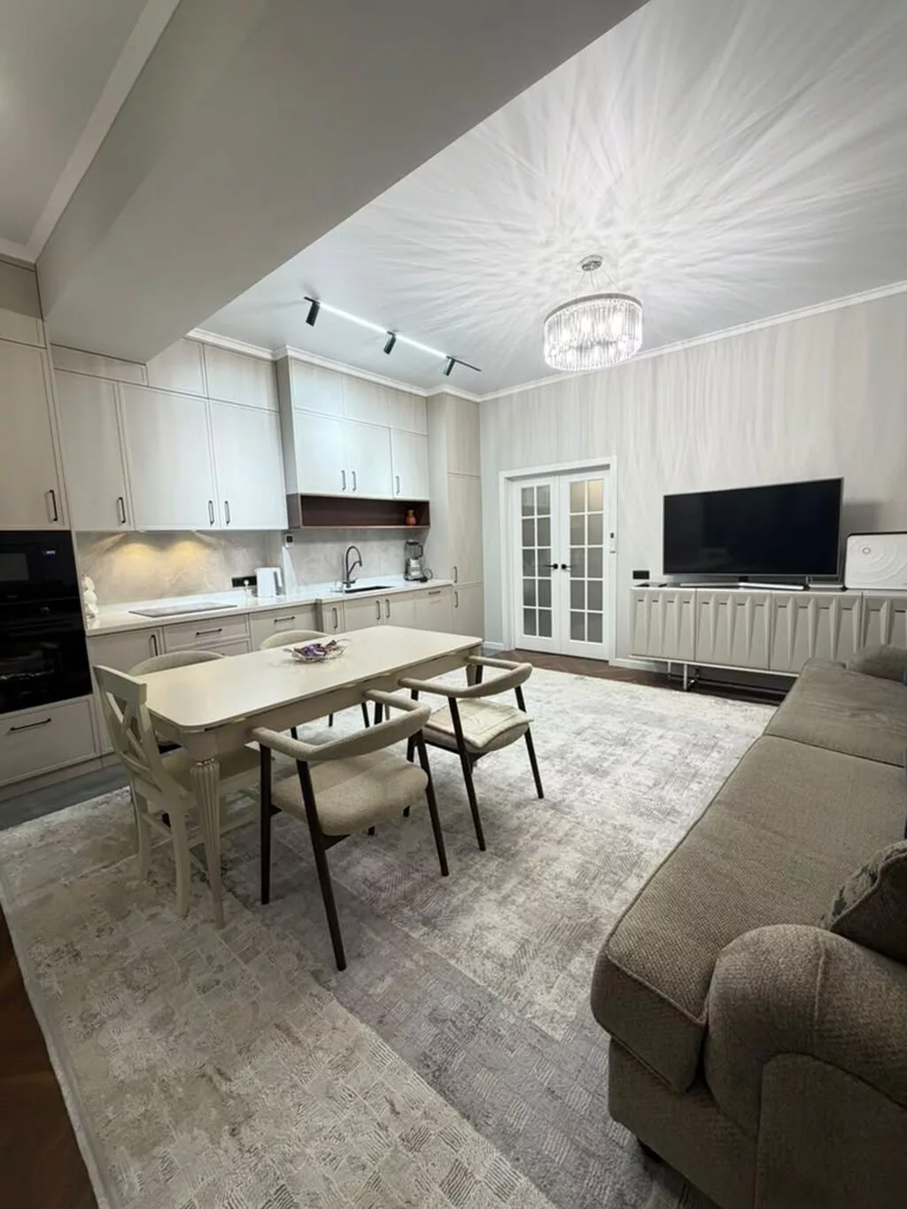 2 комнаты, 65 м², Ала-Арча ТРЦ Элитка, 7 этаж, Дизайнерский ремонт