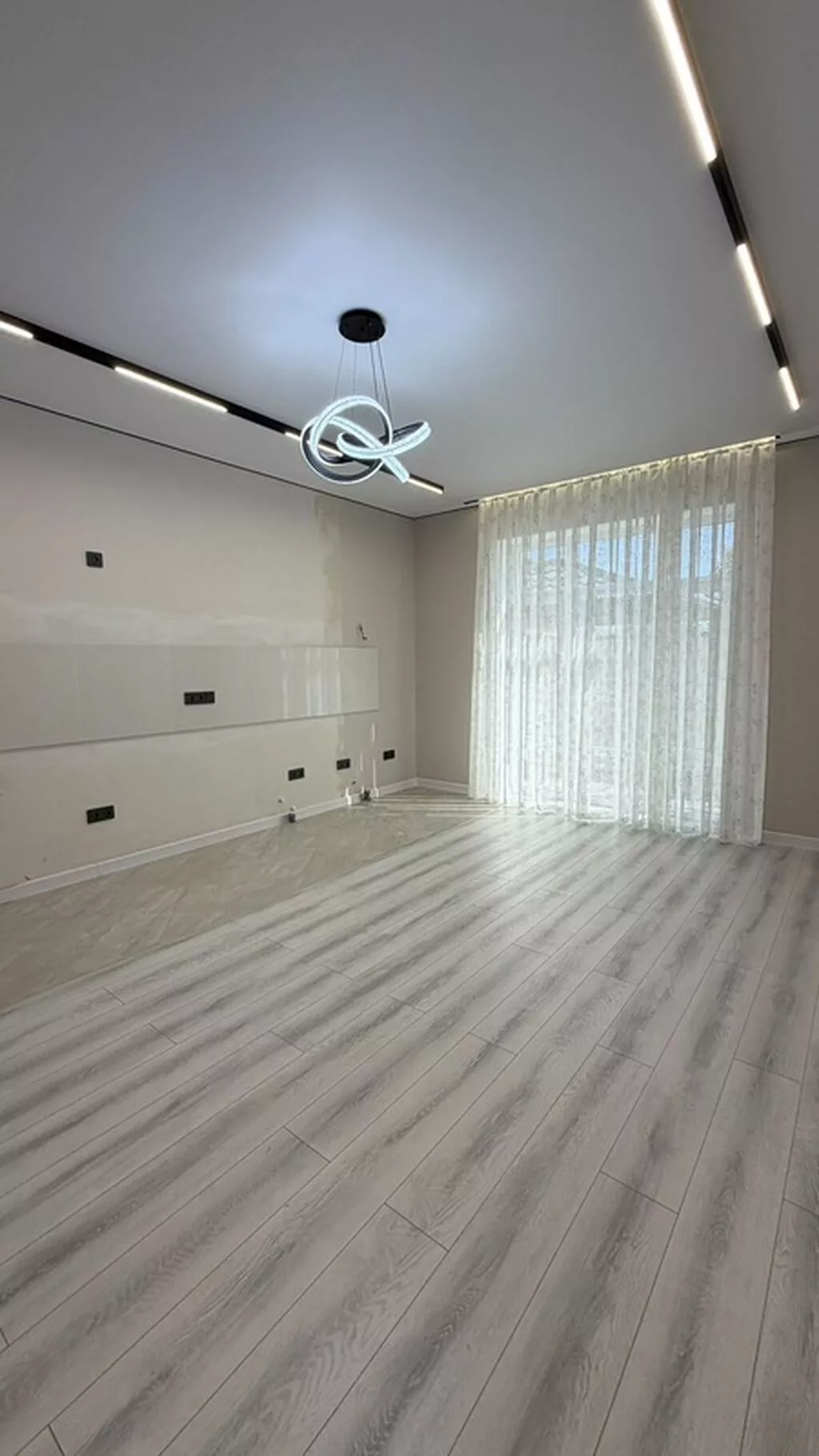 5 комнат, 195000 м², 4 соток, Бишкек, Агентство недвижимости