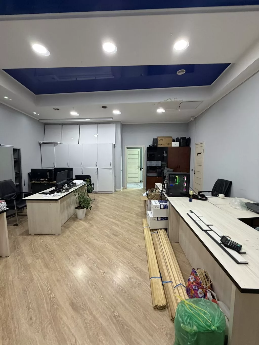 Продажа офисов 398 м², С ремонтом, Многоэтажное здание, 1 этаж
