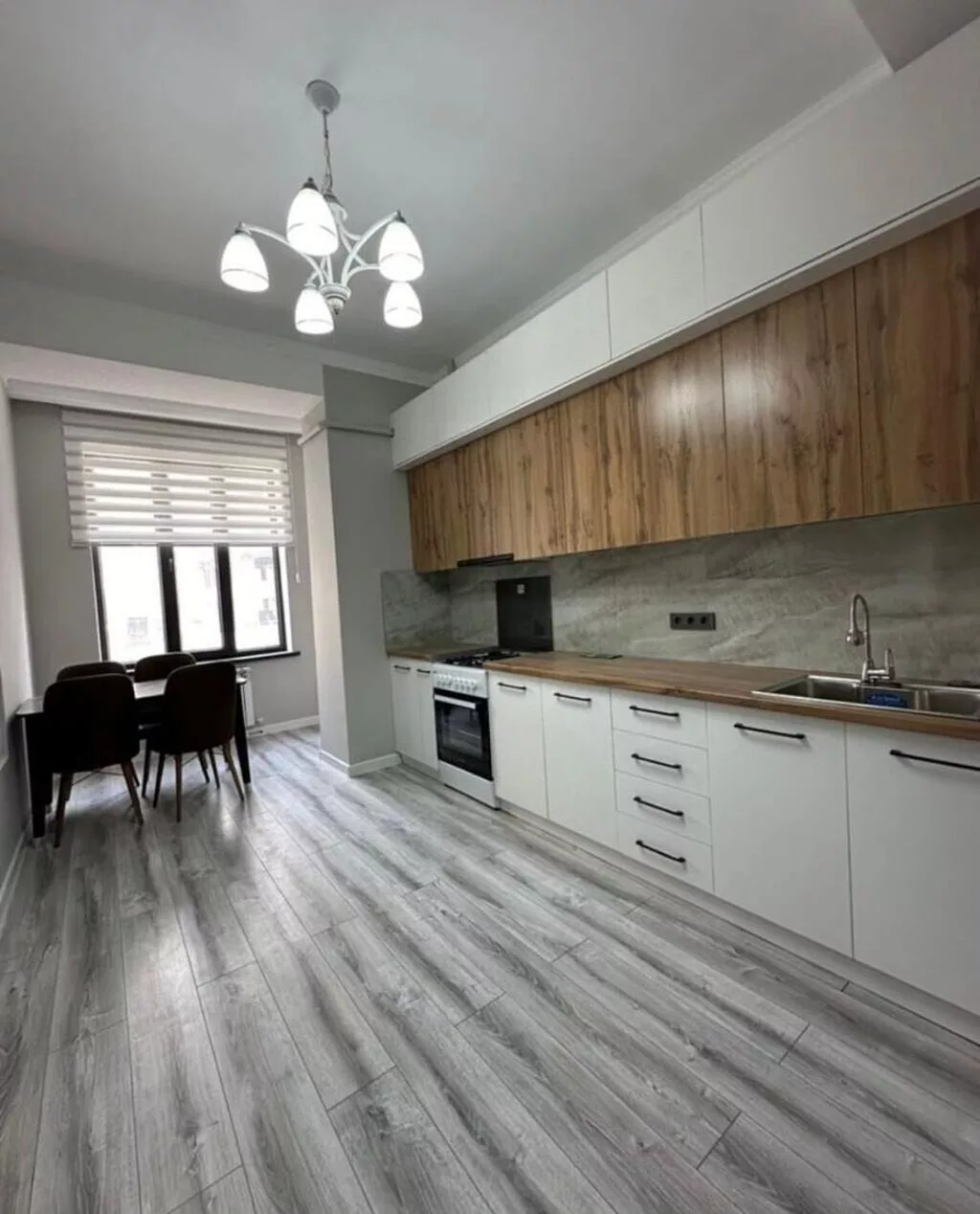 2 комнаты, 46 м², 12 мкр Элитка, 2 этаж, Свежий ремонт