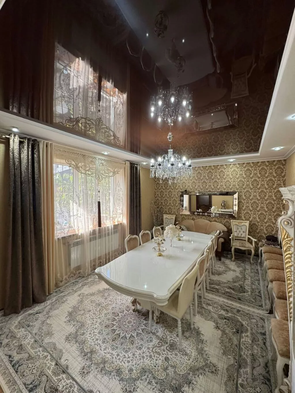 250 м², 6 комнат и более, ул. Кара-Дарыя, Семейным