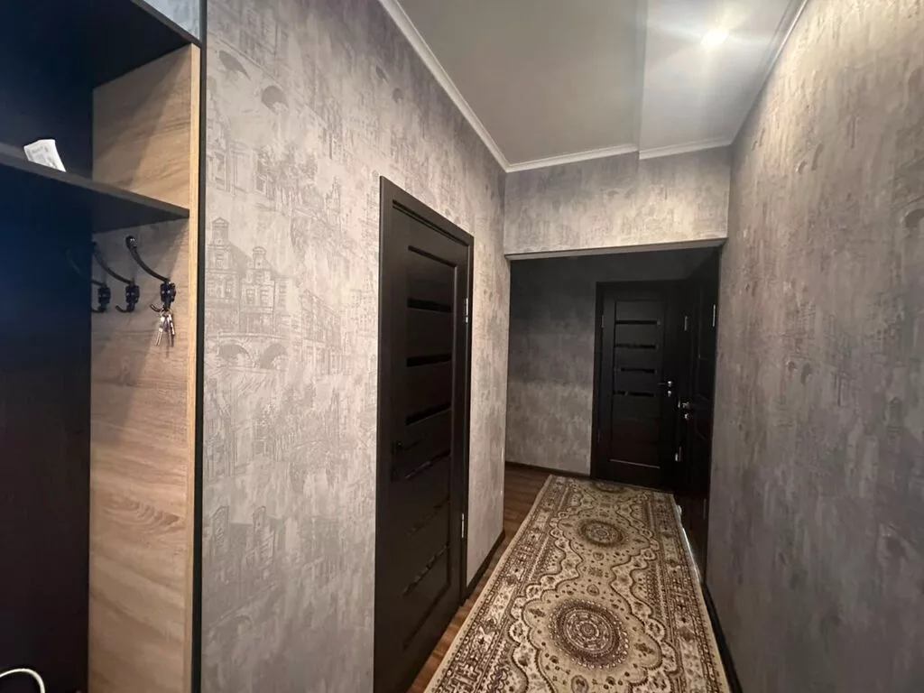 2 комнаты, 67 м², Улан-2 мкр 106 серия улучшенная, 6 этаж, Евроремонт