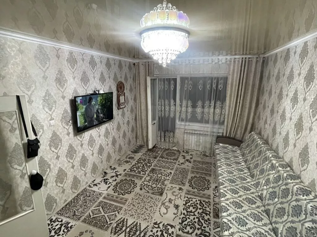 Срочно продается 3х ком-я квартира Дом 70кВ 26105-сер,1-этаж не