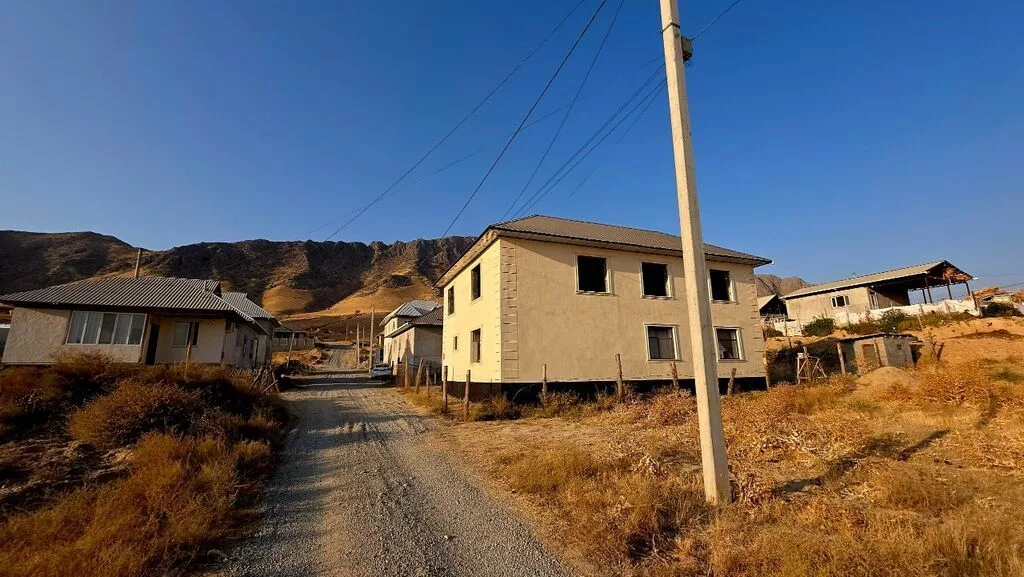 6 комнат и более, 200 м², 6 соток, Гулбаар, Собственник