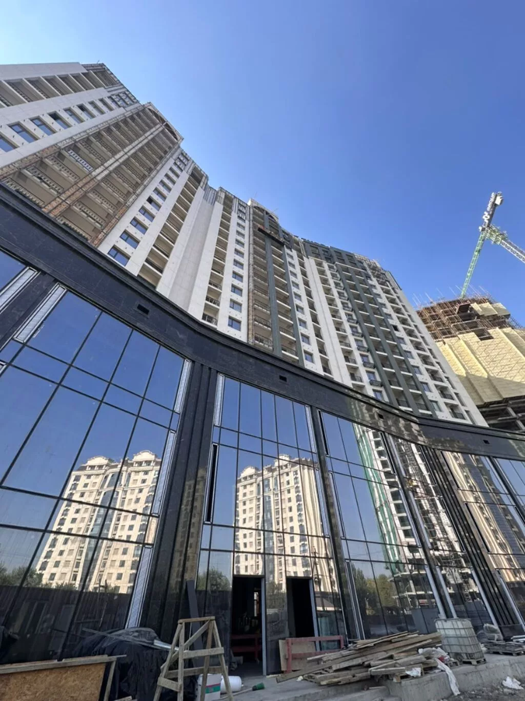 2 комнаты, 83 м², Асанбай мкр 4 этаж, ПСО (под самоотделку)