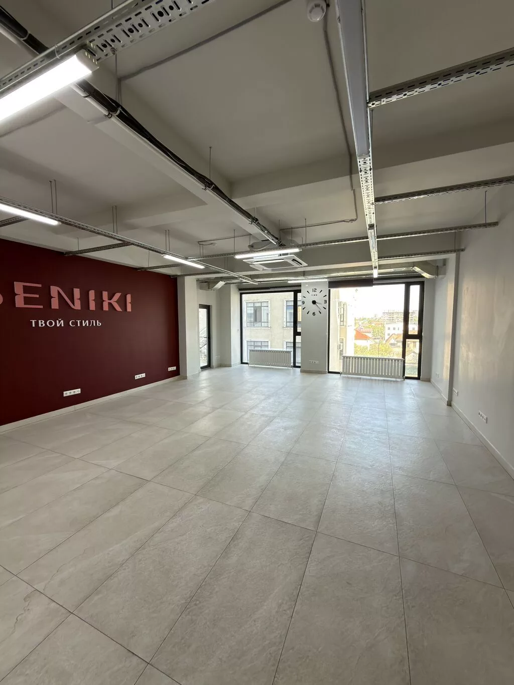Сдаю The entire office: Сдаю Банковское отделение, Нотариус, 63 м², В бизнес центре, С ремонтом, 1 линия, С системой безопасности, С юридическим адресом