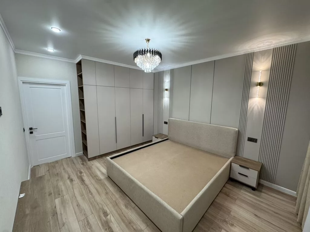 2 комнаты, 77 м², Церковь 108 серия, 1 этаж, Дизайнерский ремонт