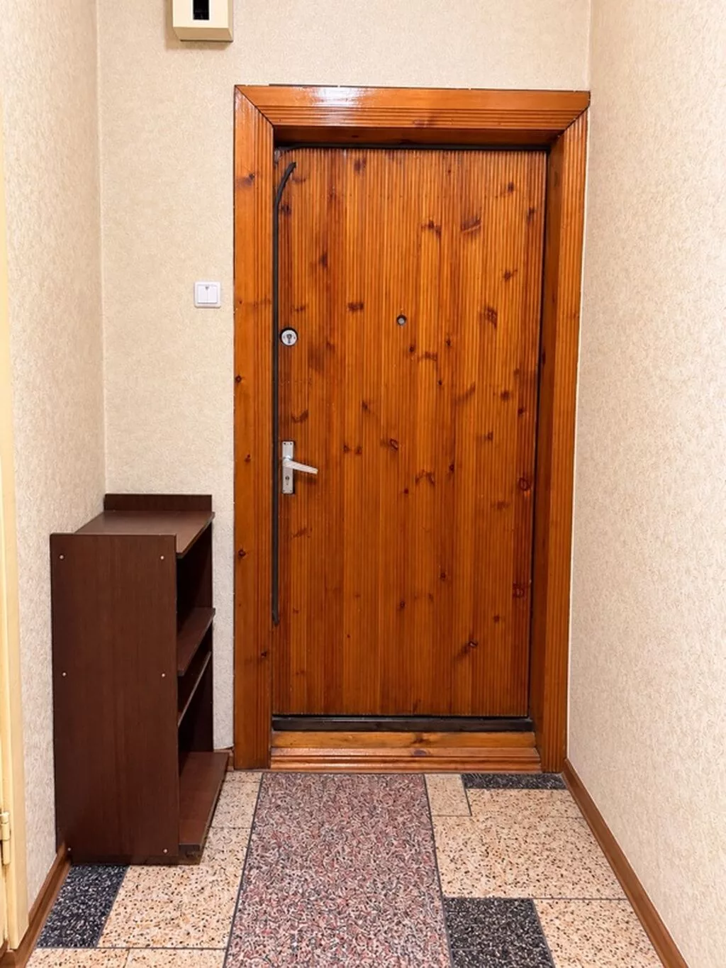 3 комнаты, 64 м², 106 серия, 2 этаж, Старый ремонт