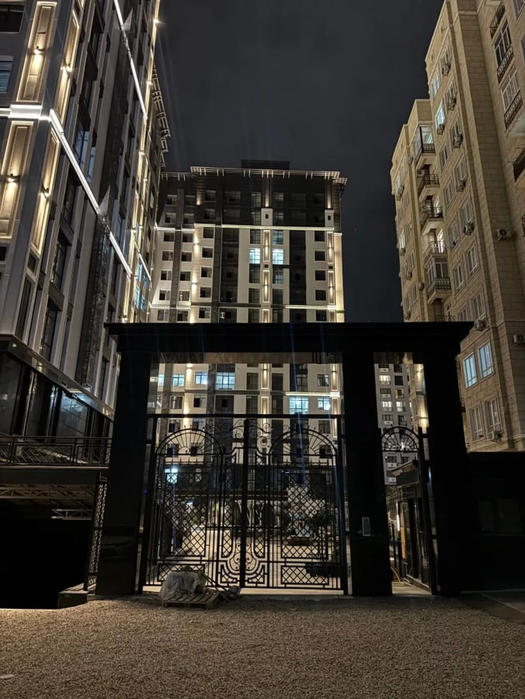3 комнаты, 113 м², Асанбай мкр Элитка, 9 этаж, ПСО (под самоотделку)