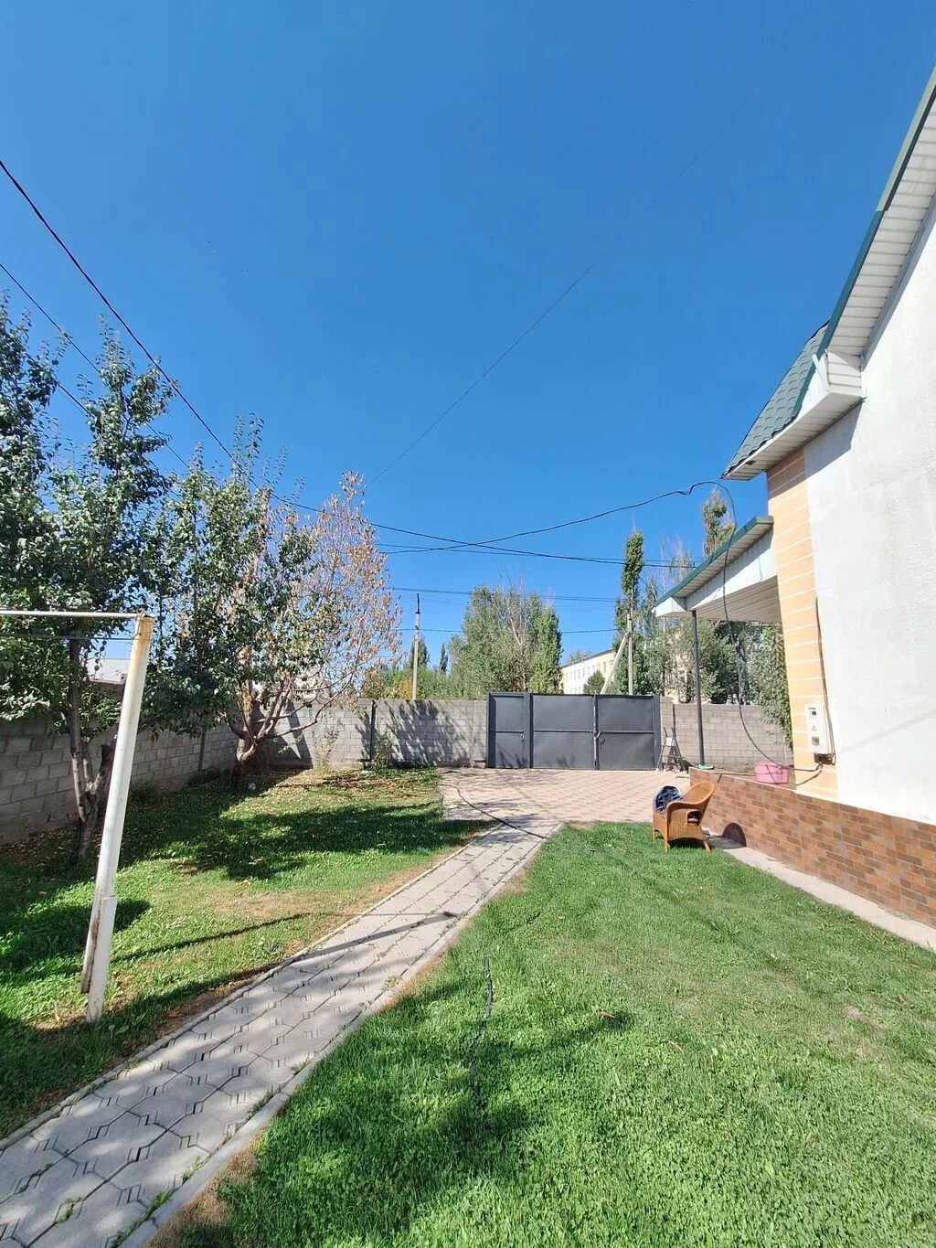 4 комнаты, 140 м², 4 соток, Бишкек, Колмо ж/м Риэлтор