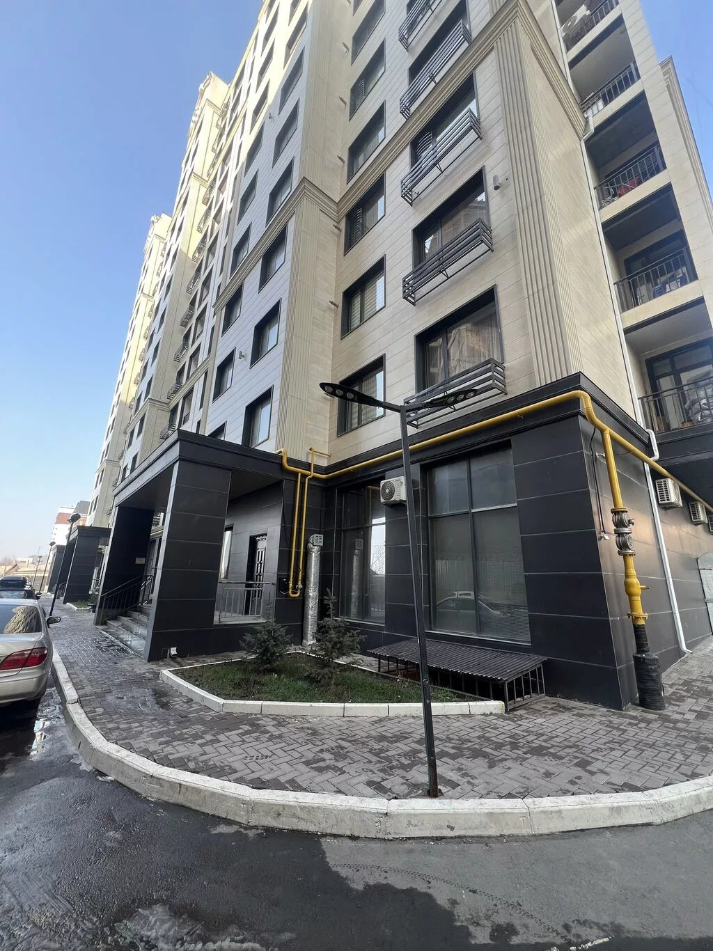 Продажа офисов 40 м², С ремонтом, Многоэтажное здание, 1 этаж