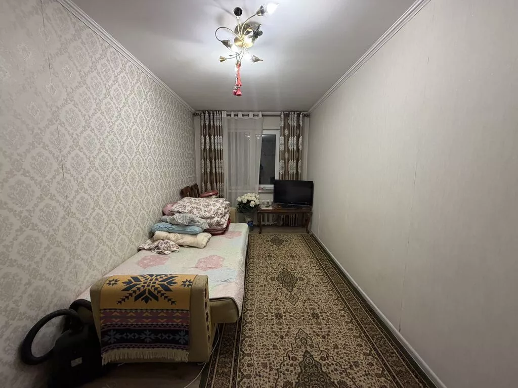 2 комнаты, 42 м², Азия Молл 104 серия, 1 этаж