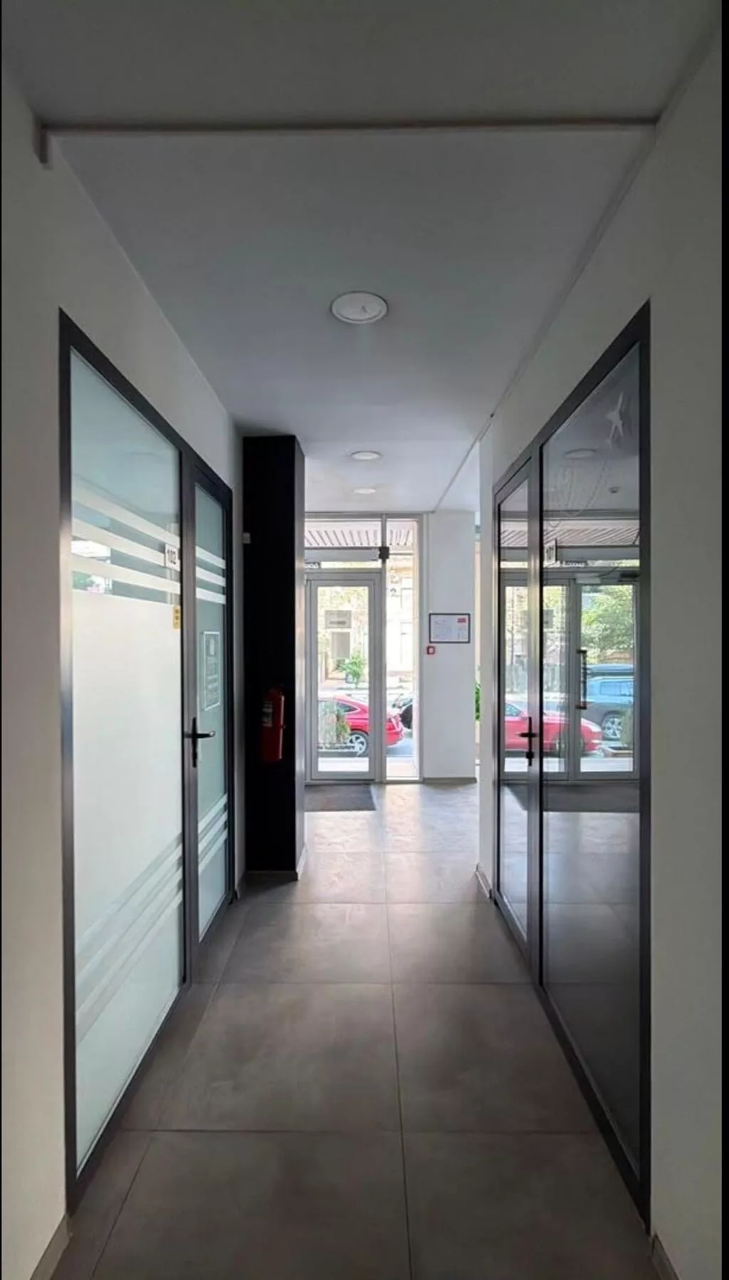 Продажа офисов 806 м², С ремонтом, Бизнес центр, 1 этаж