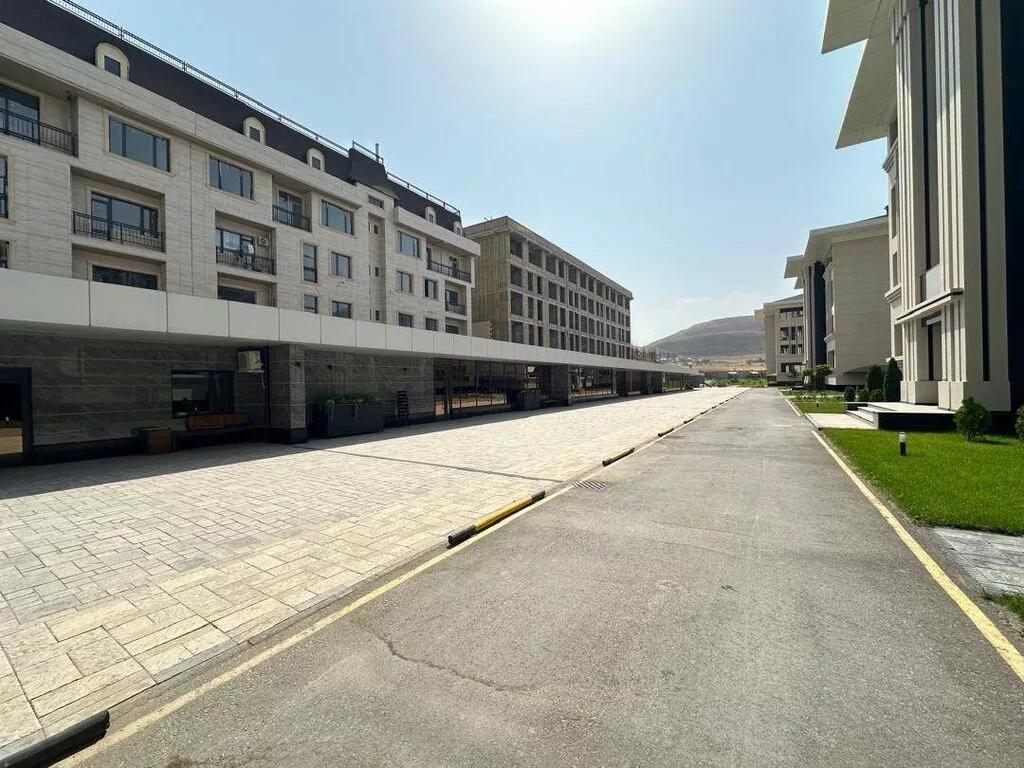 4 комнаты, 205 м², АУЦА Элитка, 1 этаж, ПСО (под самоотделку)