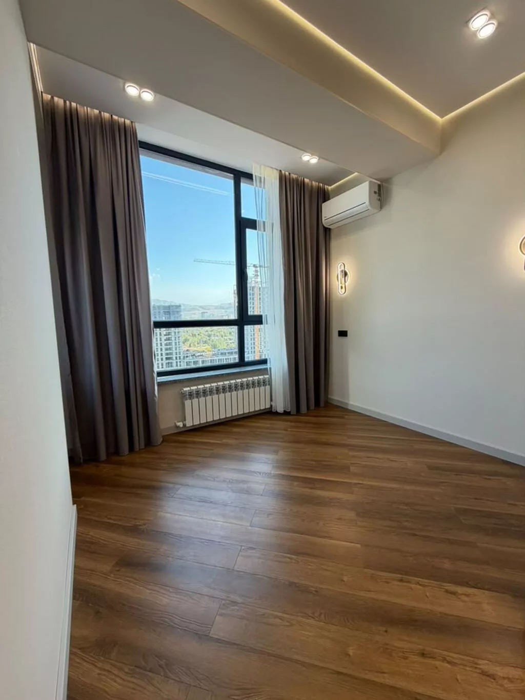3 комнаты, 80 м², 7 мкр Элитка, 15 этаж, Дизайнерский ремонт