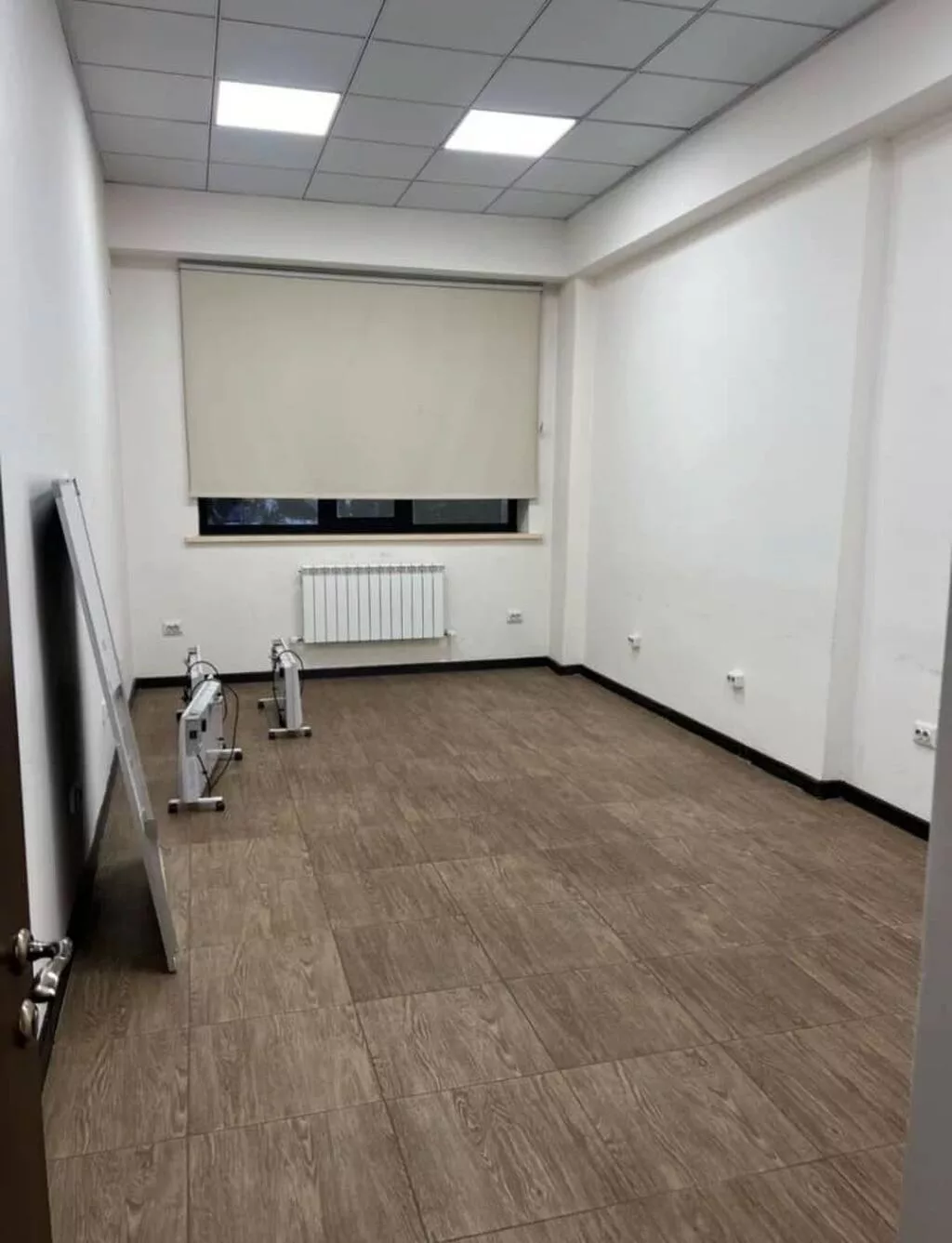 : 70 м², В жилом комплексе, С ремонтом, 1 линия, С отдельным входом, С отдельным сан узлом