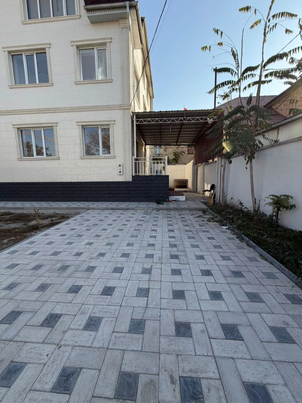 6 комнат и более, 300 м², 4 соток, Бишкек, Рабочий Городок