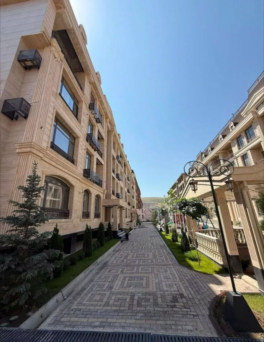 3 комнаты, 125 м², АУЦА Элитка, 2 этаж, ПСО (под самоотделку)