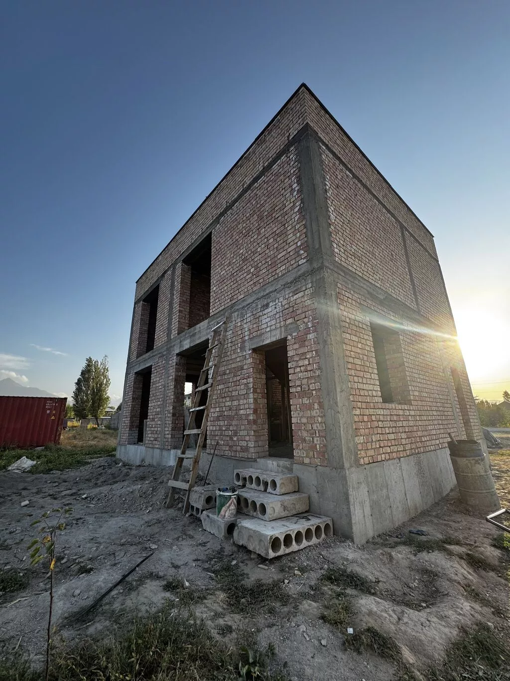 Продаю 2 этажный дом в стиле хайтек Село Башкара Суу, 5 минут от