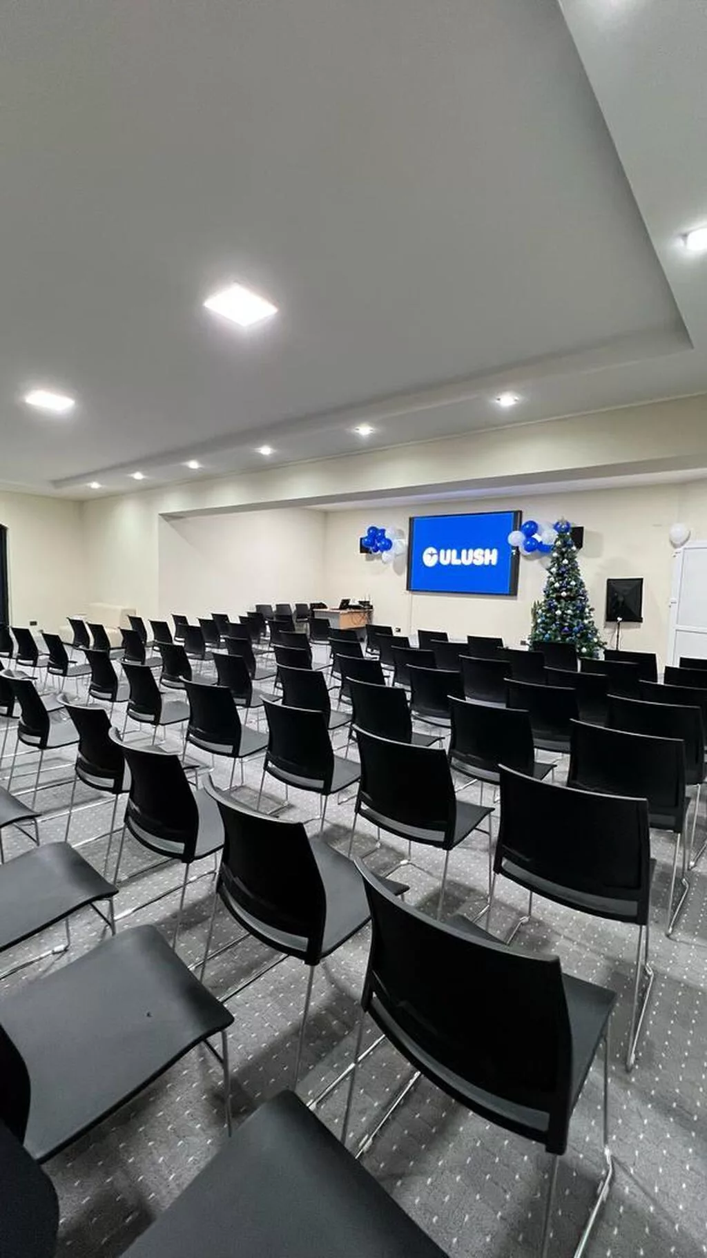 Сдаю The entire office: Сдаю IT company, Колл-центр, Photo studio, 200 м², В административном здании, С ремонтом, 1 линия, С отдельным входом, С отдельным сан узлом