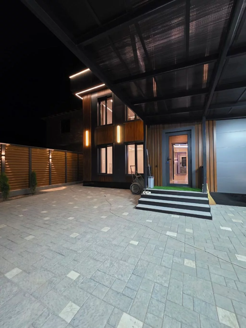 5 комнат, 210 м², 3 соток, Бишкек, Нижний Орок с