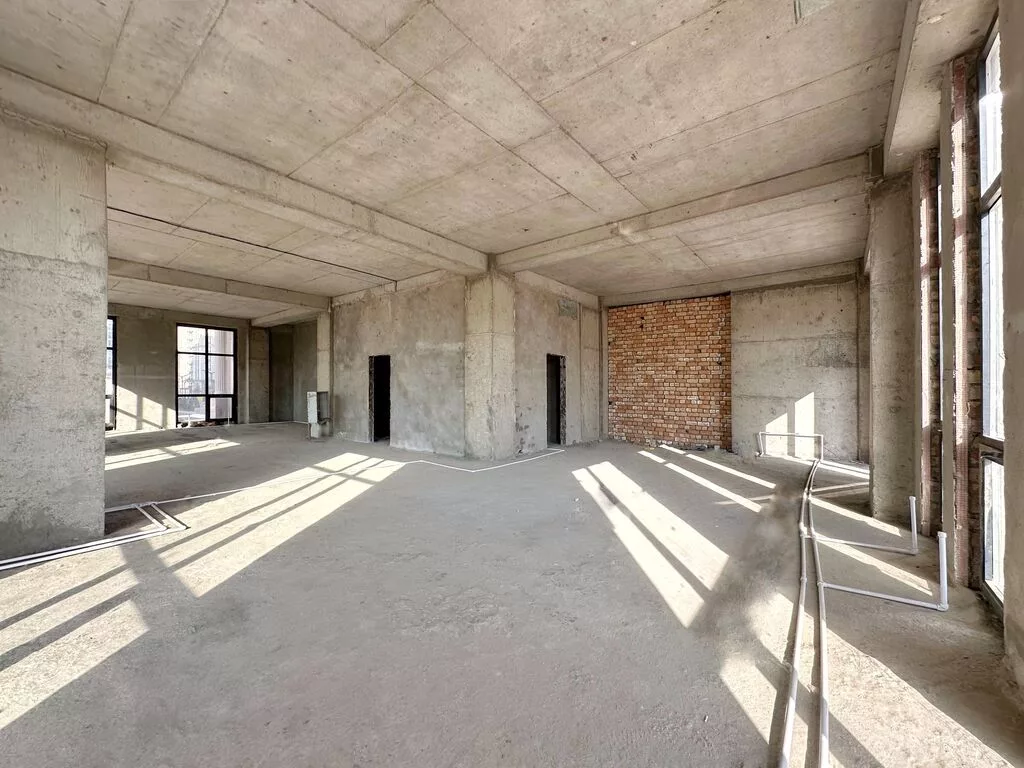 Сдаю The entire office: Сдаю IT company, Банковское отделение, Колл-центр, 185 м², В жилом комплексе, Без ремонта