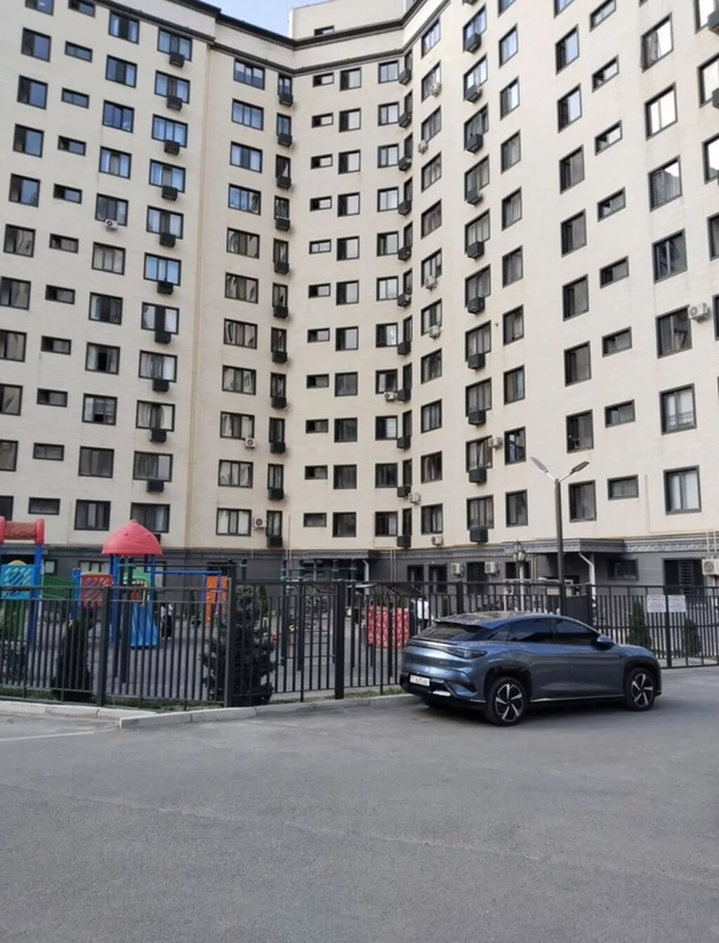 Продается 2-х ком Студия 📍Адрес: 7мкр ( по магистрали) 🏗️Застройщик