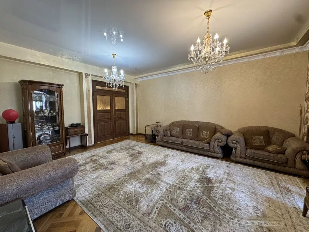 5 комнат, 210 м², бульвар Эркиндик Элитка, 6 этаж, Косметический ремонт