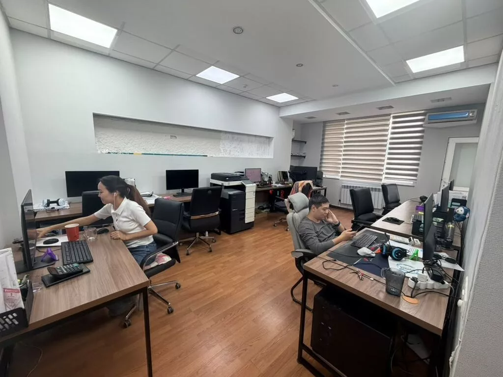 Сдаю Офис целиком: Сдаю Колл-центр, IT-компания, 100 м², В жилом комплексе, С ремонтом