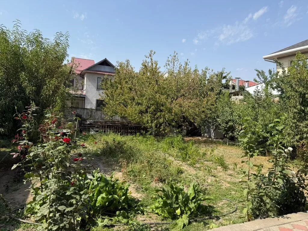 Сдается 2 х этажный особняк в районе Резиденции. 2000$