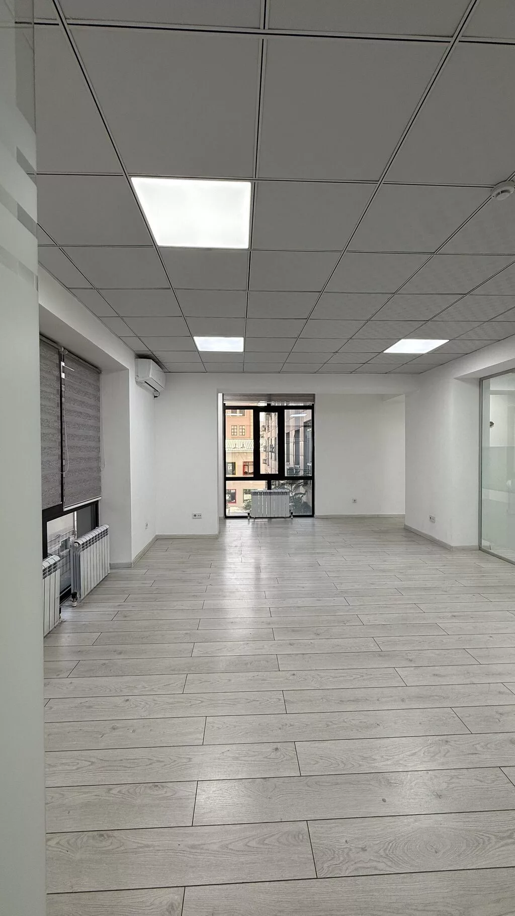 Сдаю Офисный кабинет: 80 м², В бизнес центре, С ремонтом
