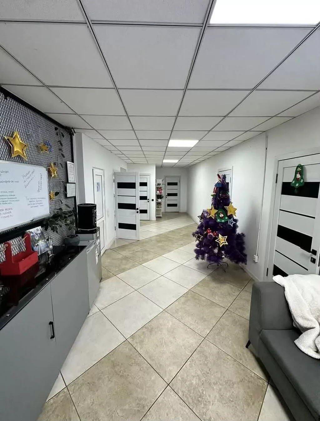 Сдаю Офис целиком: 230 м², В административном здании, С ремонтом