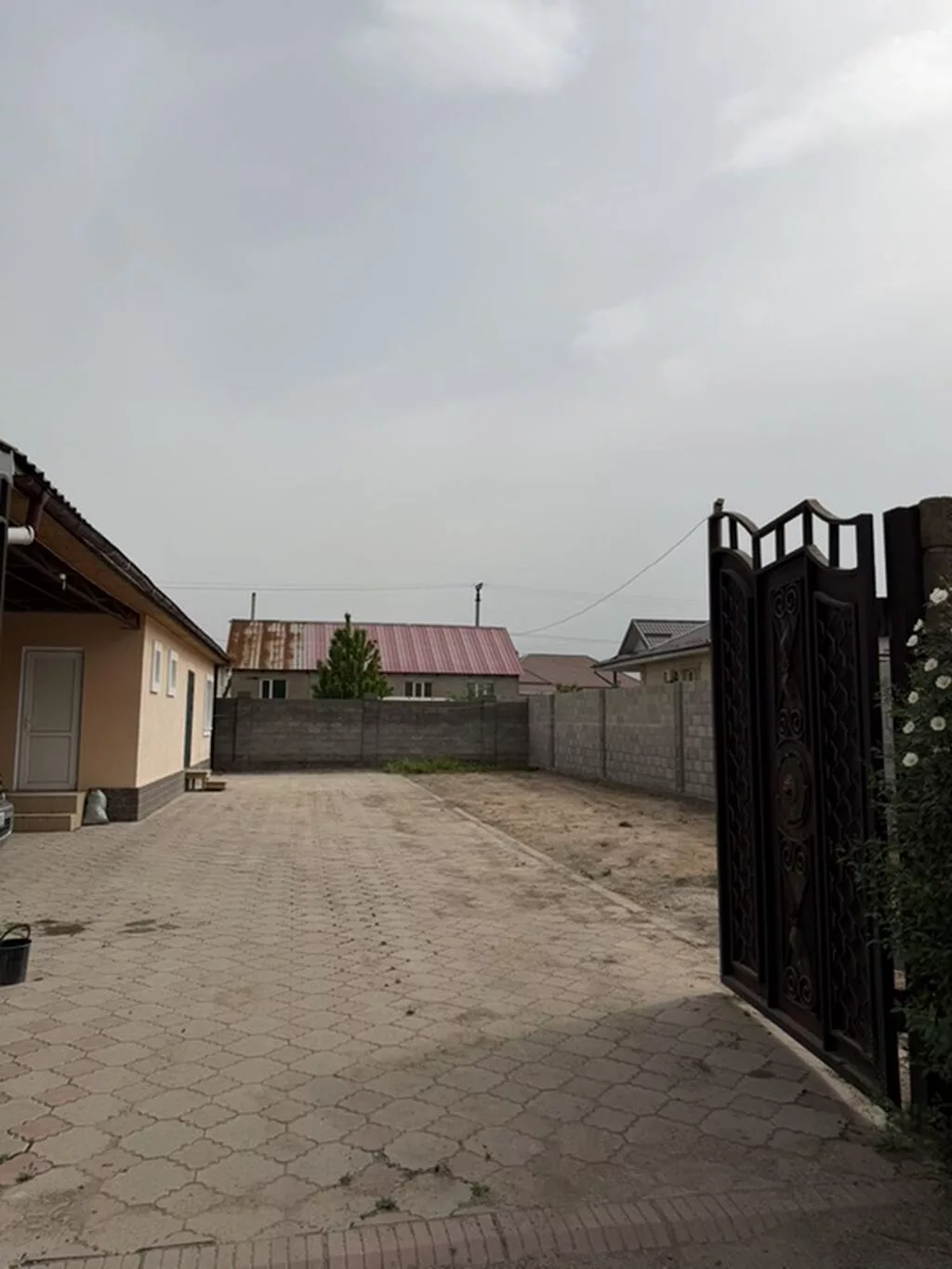 Новый кирпичный дом Расположение: Чуй, село Кожомкул