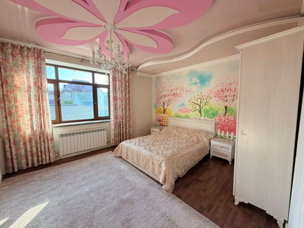 500 м², 6 комнат и более, Семейным